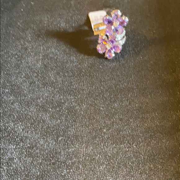 Ring - Picture 1 of 3